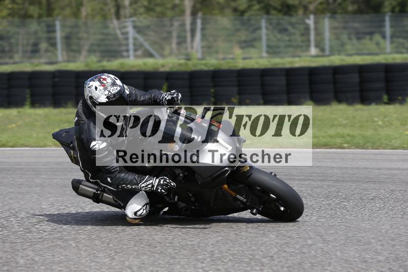 /Archiv-2025/53 16.09.2025 Track Day Domi Aegerter ADR/Gruppe rot/17